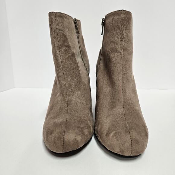 D Heart Taupe Faux Suede Ankle Boots Wrapped 3.5" Block Heel Size 5.5 - Picture 2 of 8